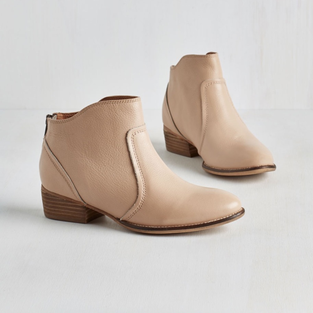 Seychelles Reunited Bootie Sz 8.5 w/ Imperfection