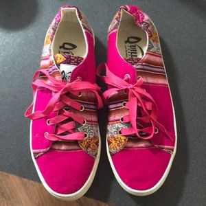 Vintage Festival hippie tennis shoes