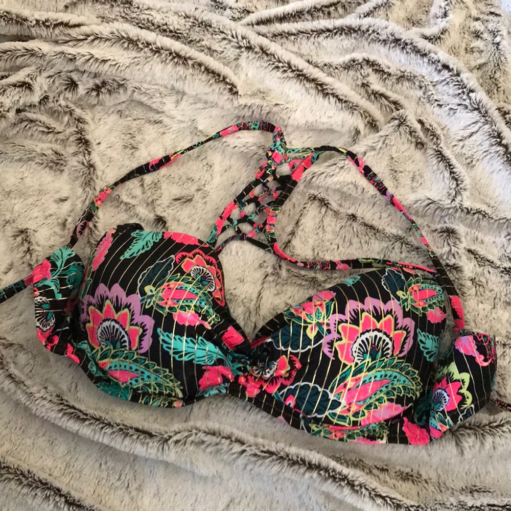 NWOT Bikini top 36c