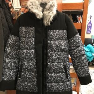 Fabletics Lg Blk Patterned Puffer