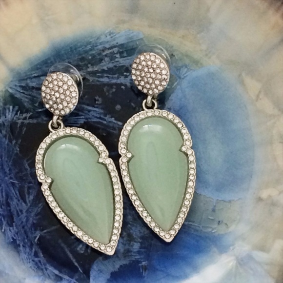 Mint Rhinestone Silvertone Earrings Arrowhead - Picture 2 of 4