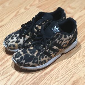 Kids Adidas sneakers size 7 great shape!!