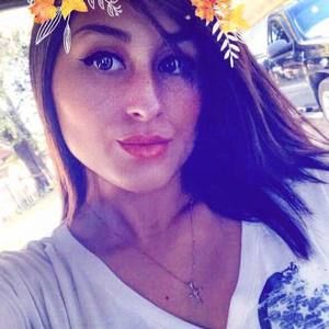 Meet your Posher, Monique