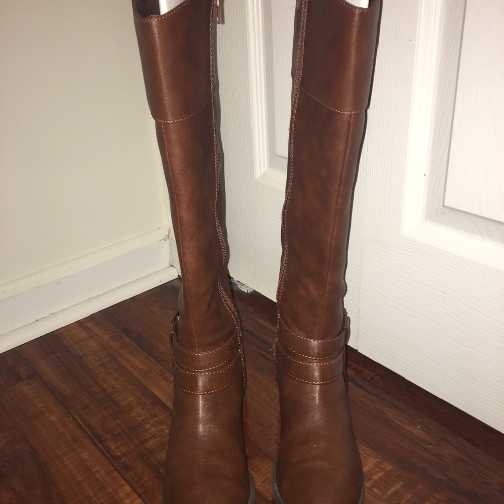 Boots - Picture 3 of 3