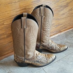 Laredo Women's Faux Snakeskin Cowgirl Boots
