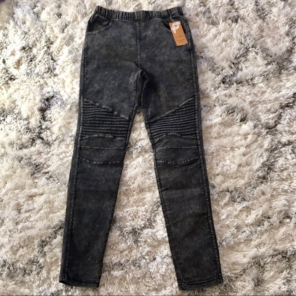 NWT Small High Waisted Moto Jeggings