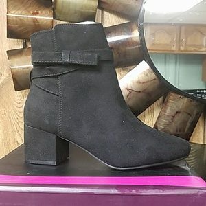 LANE BRYANT BOOTIES 7W/10W
