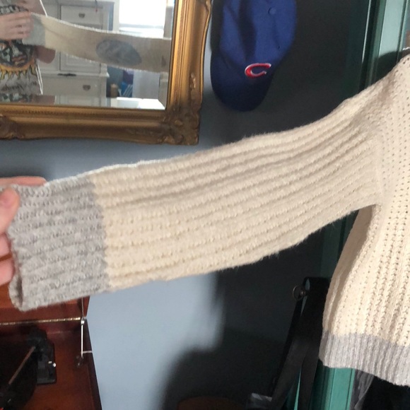 Sleeping on Snow Sweater - Picture 2 of 4