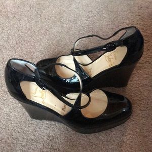 Christian Louboutin patent wedges 38