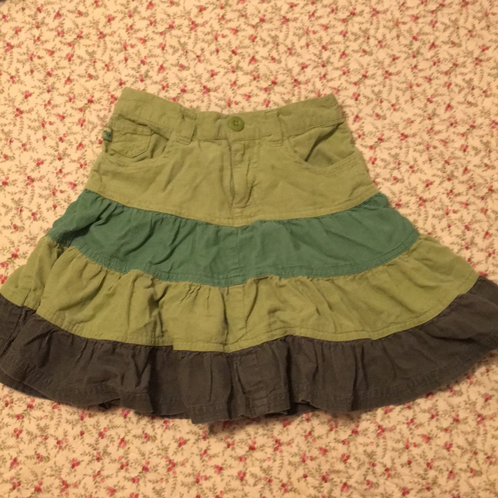 The Children’s Place girls size 5 corduroy skirt