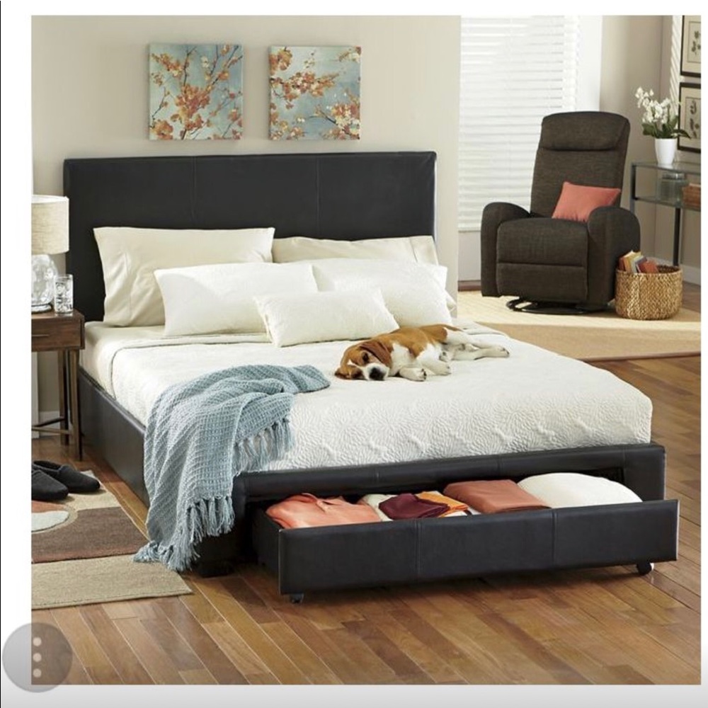 Queen bed and twin trundle bed $200 each