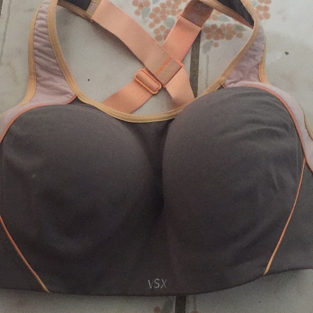 Victoria’s Secret sports Bra