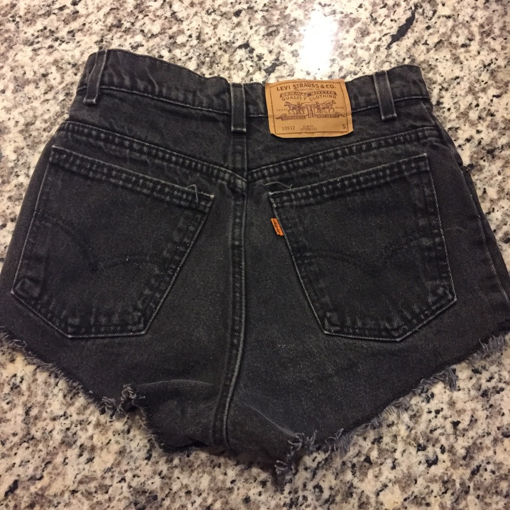 Black High Waisted Lev’si Shorts