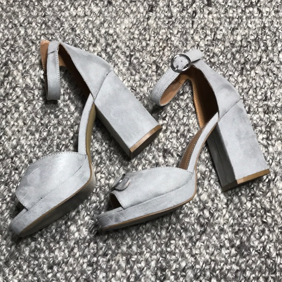 Urban Outfitters Platform Heel - Picture 3 of 6