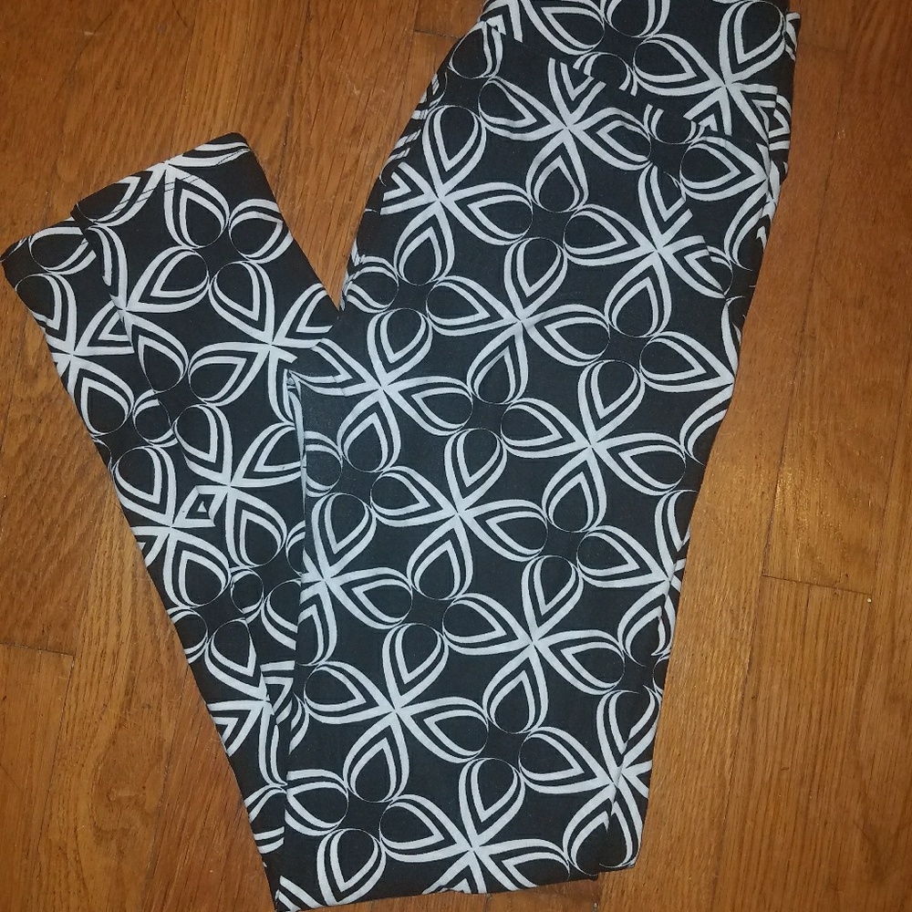 Lularoe OS black and white leggings
