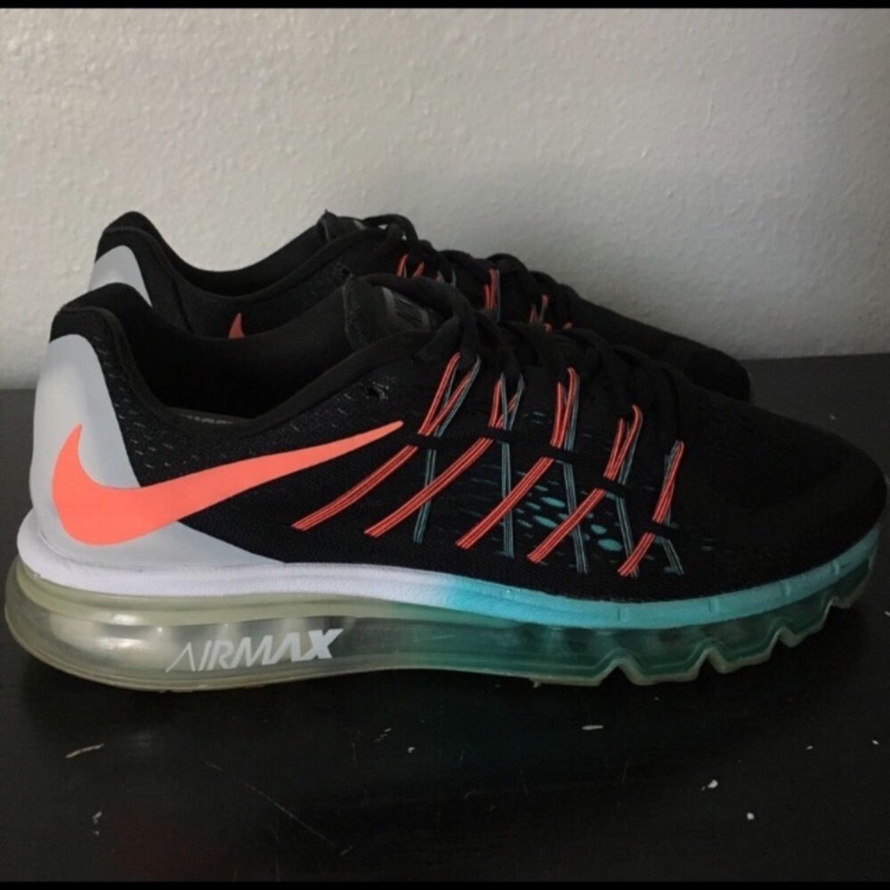 Nike air max women’s shoe size 9.