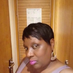 Meet your Posher, Yvette