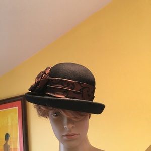 NWOT 100% wool felt hat