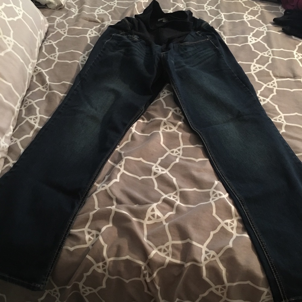 Jessica Simpson Maternity jeans