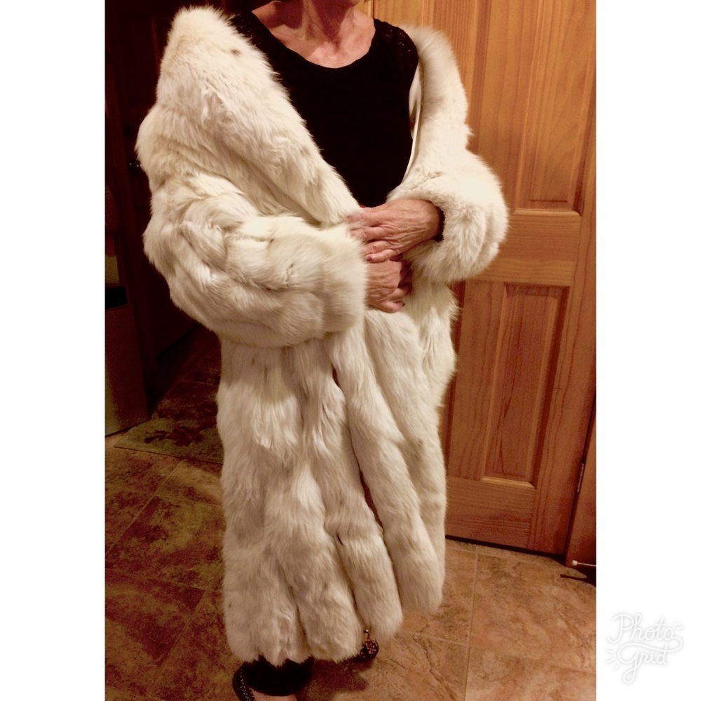 Vintage Silver Fox Fur Coat!