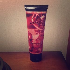Wen Pomegranate Finishing Treatment Creme for Hair