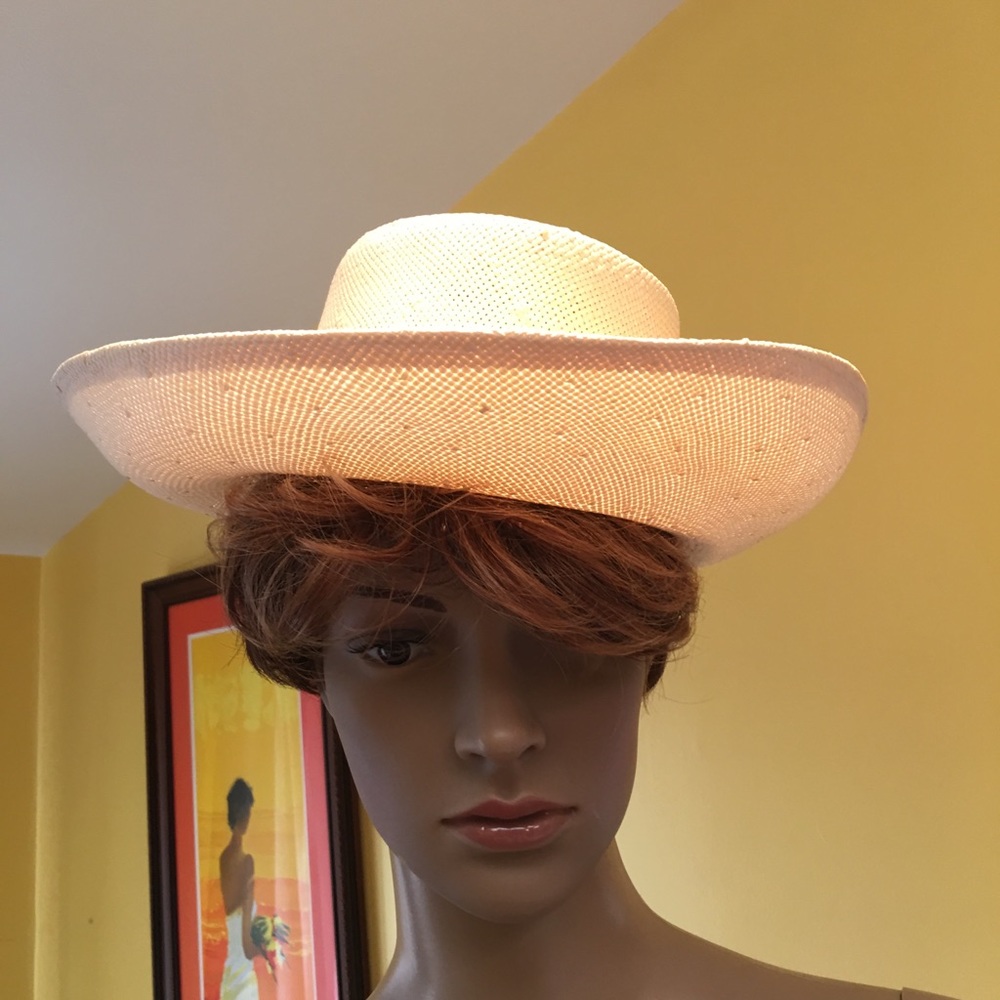 NWOT Cream colored straw hat