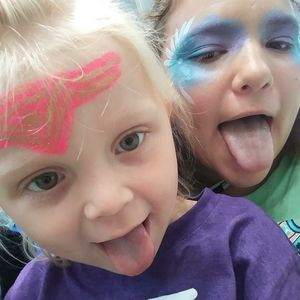 Meet your Posher, Leslie