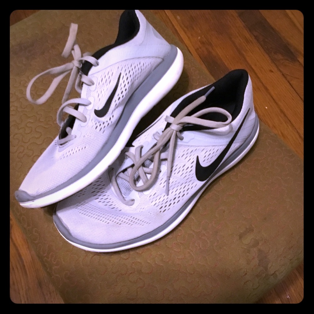 Youth Nike’s size 7 1/5