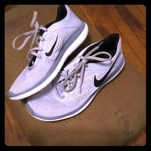 Youth Nike’s size 7 1/5