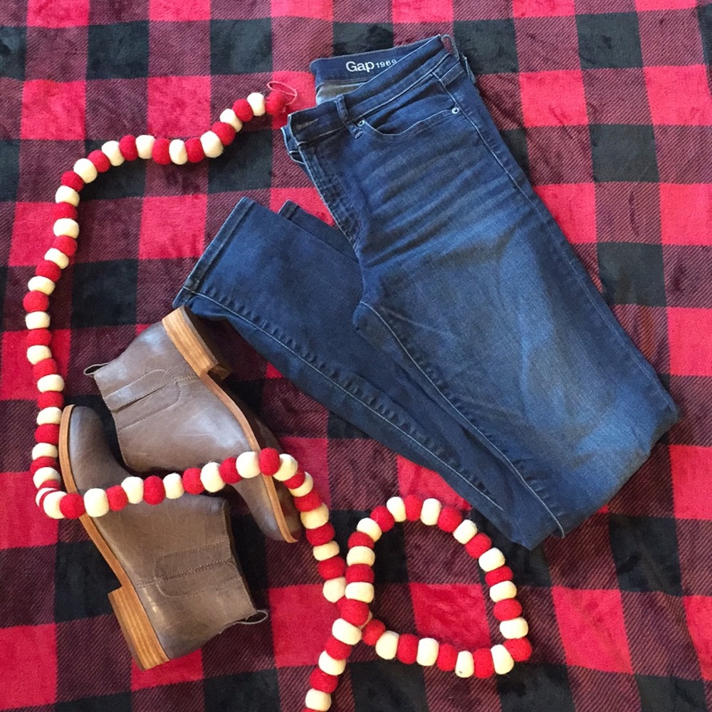 Gap Slim Straight Jeans