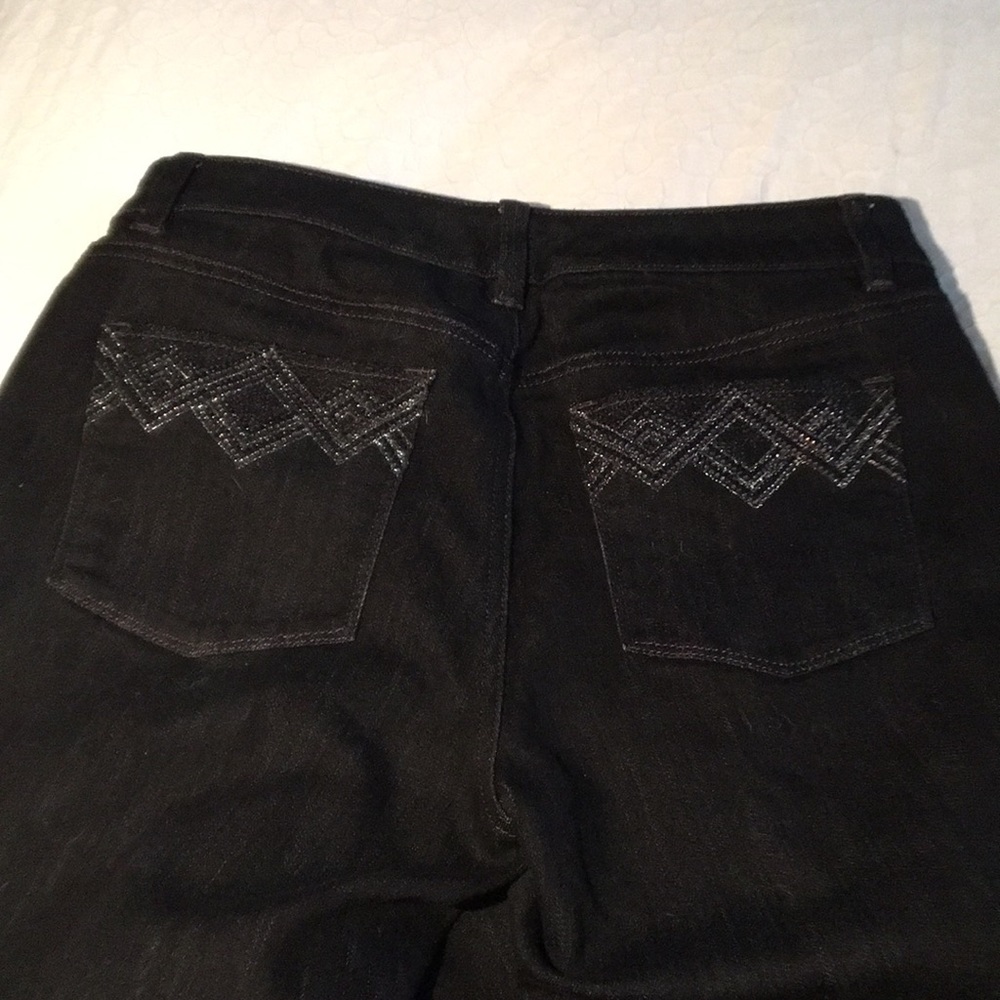 BOGO White  House Black Market bootcut Jeans sz 6s