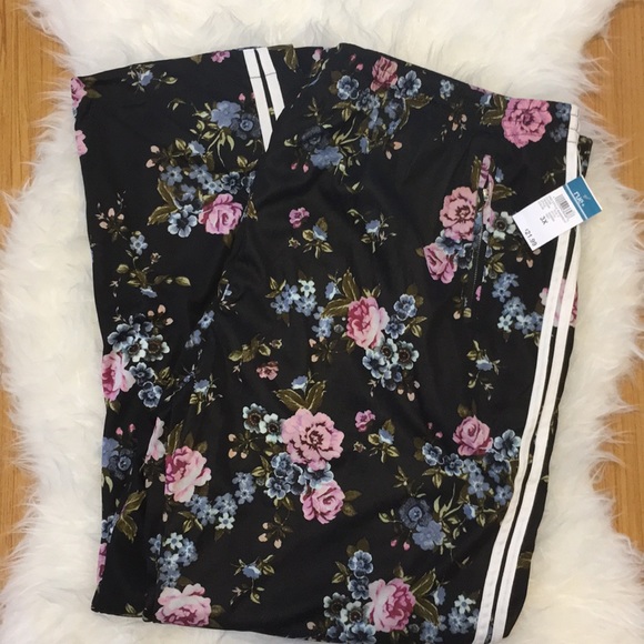 NWT floral track pants with varsity stripes - Picture 3 of 3