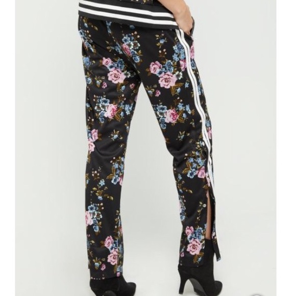 NWT floral track pants with varsity stripes - Picture 2 of 3