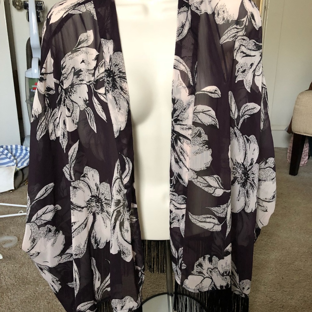 Dynamite lightweight poncho