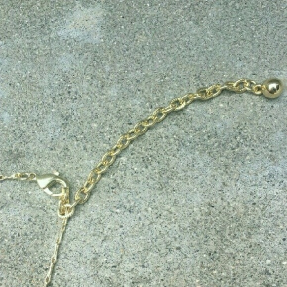 Arrow statement necklace - Picture 4 of 4