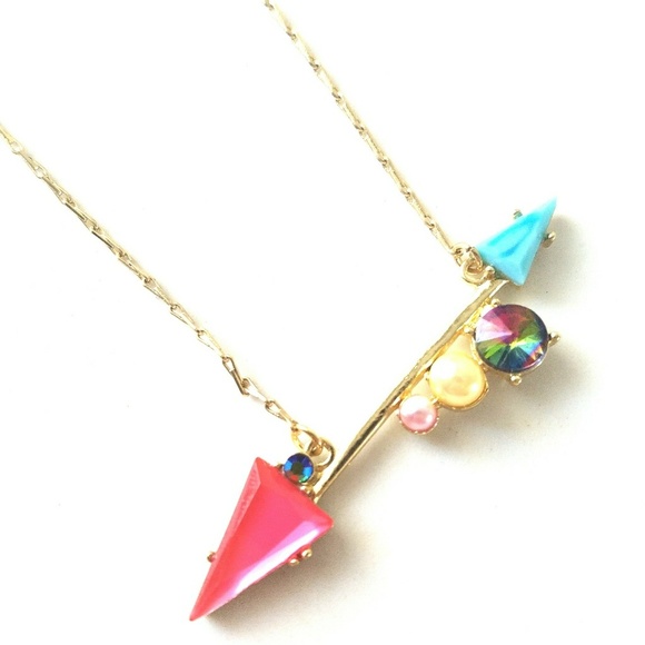 Arrow statement necklace - Picture 2 of 4