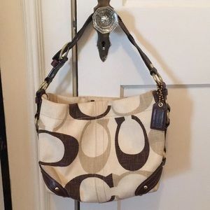Medium size Coach bag