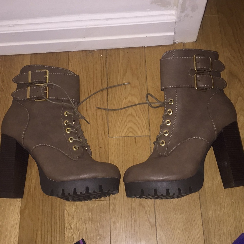 Heeled lace up combat moto boots worn once