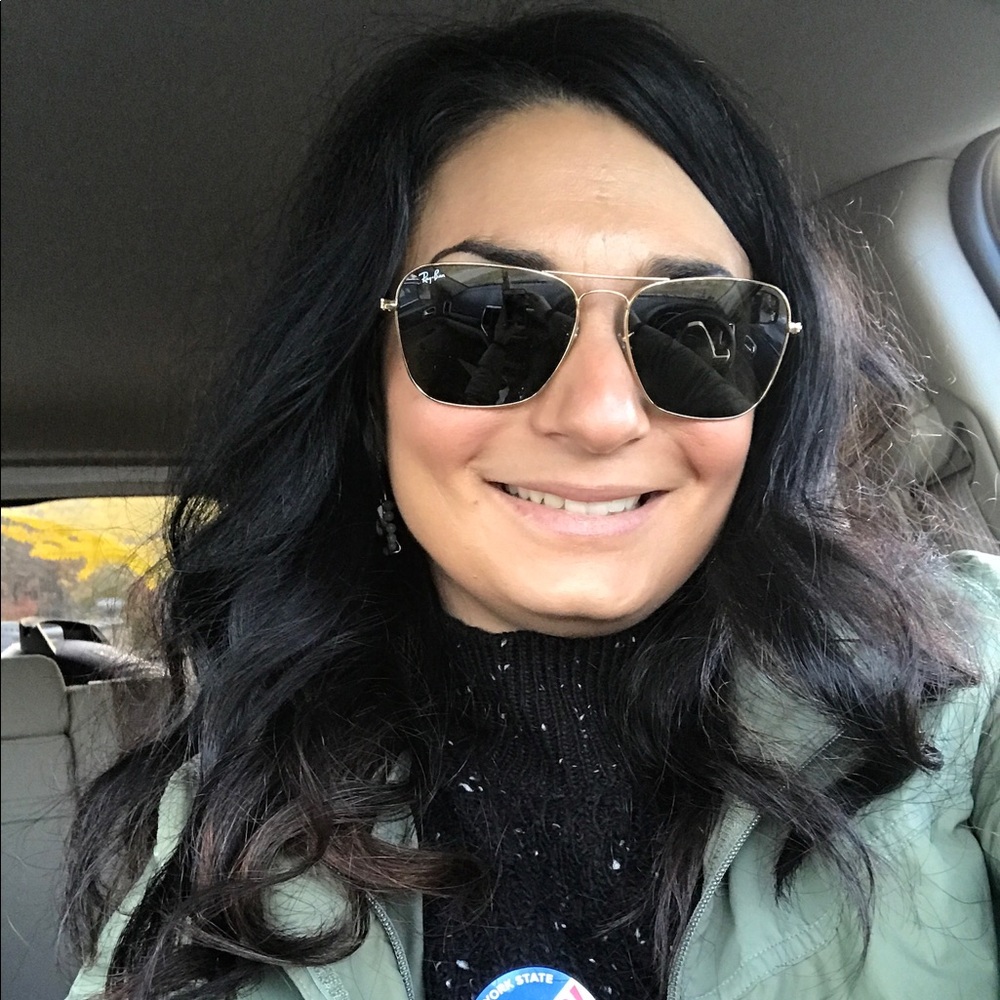 Meet your Posher, Dana