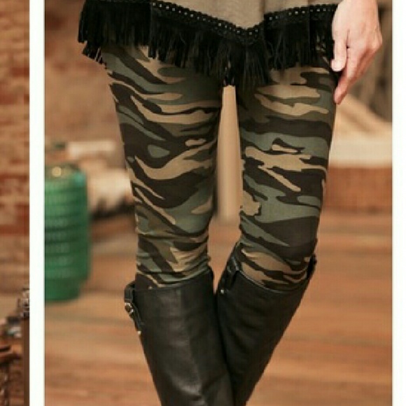 Camo Print Leggings - Picture 2 of 7