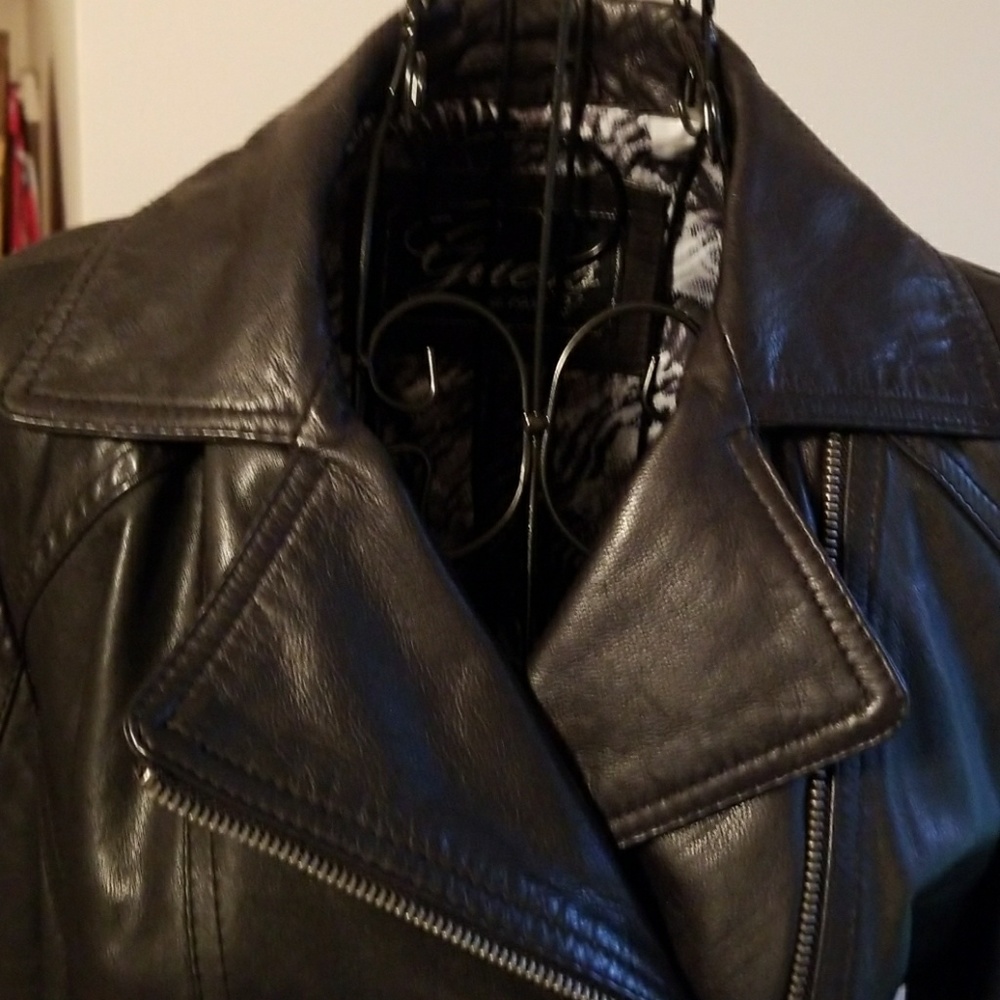 Leather jacket - Picture 2 of 7