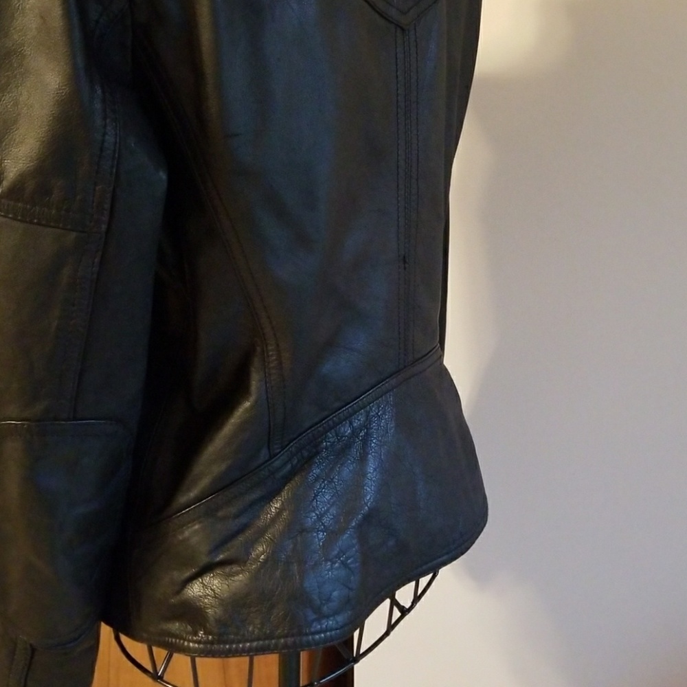 Leather jacket - Picture 4 of 7