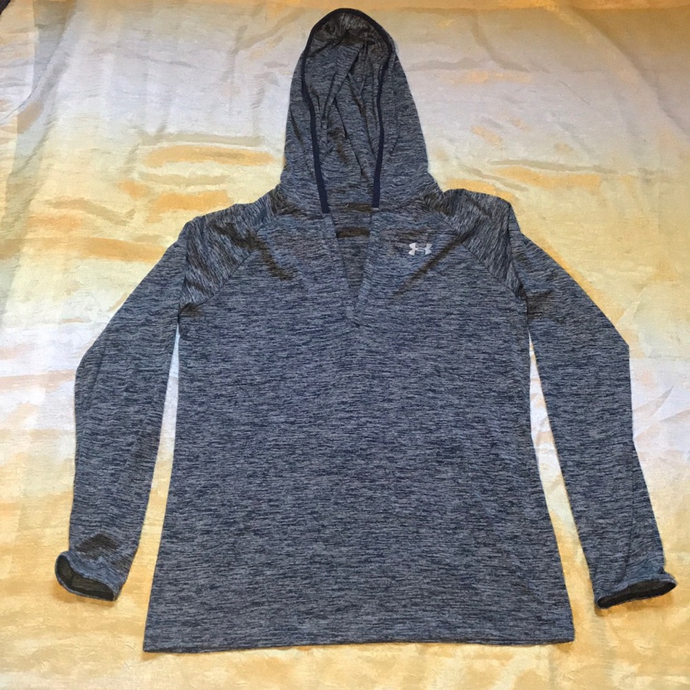 Light weight Under Armour top
