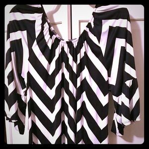 🔴NWT🔴One Faith Boutique Chevron Dress