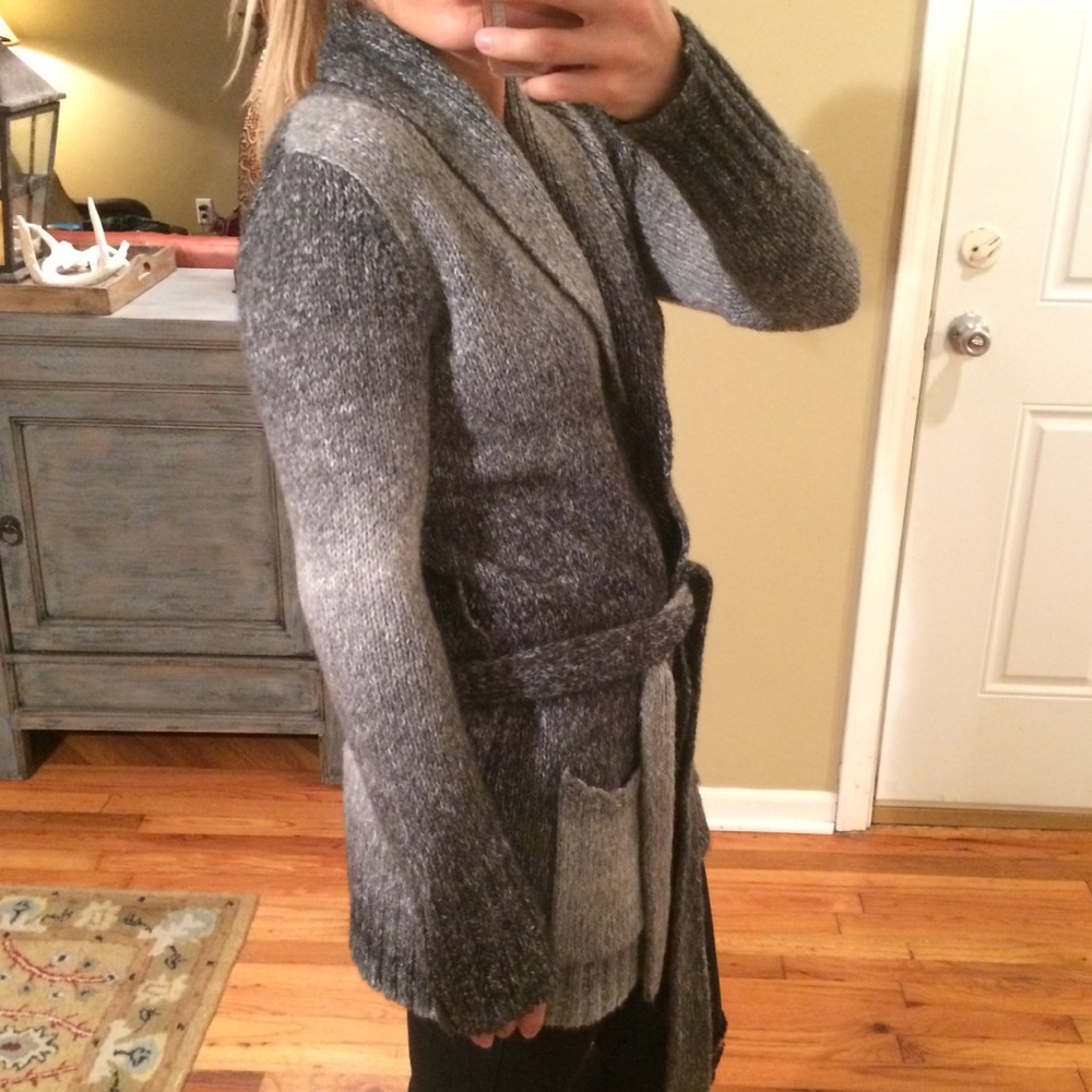 Very cute robes sweater