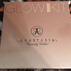 Glow kit from Anastasia