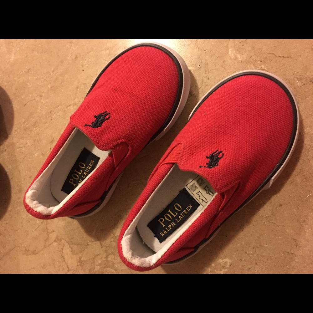 Boy’s size 6 canvas shoes