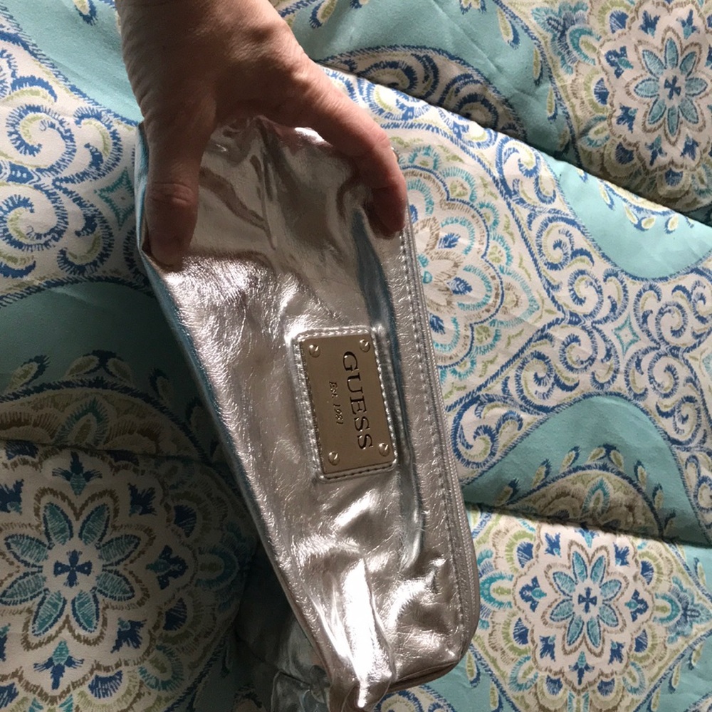 Cosmetic bag