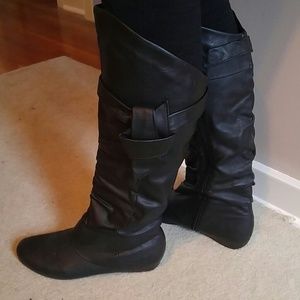 Women's Black Leatherette Boots with Bow / Zipper