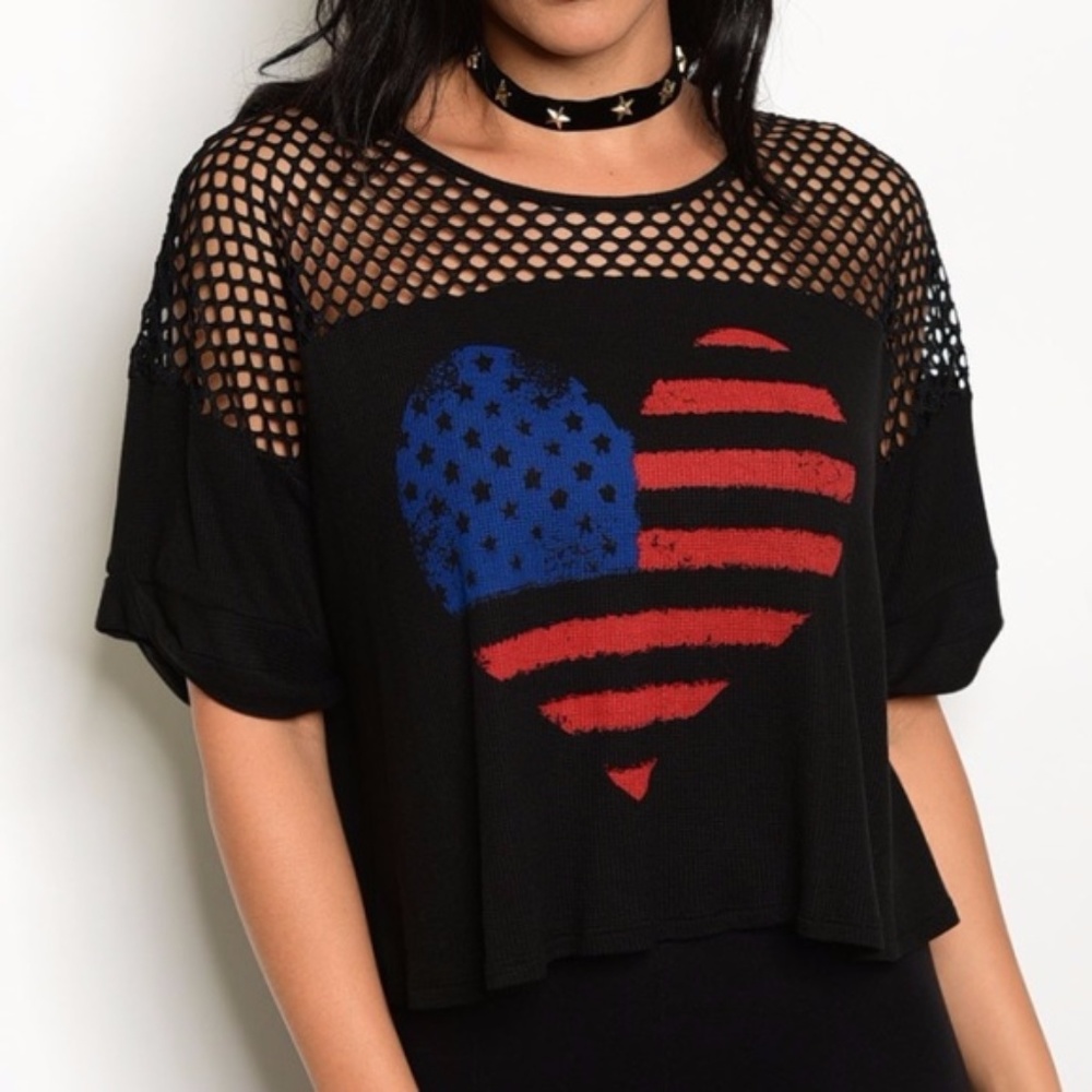 Black cropped tee with heart